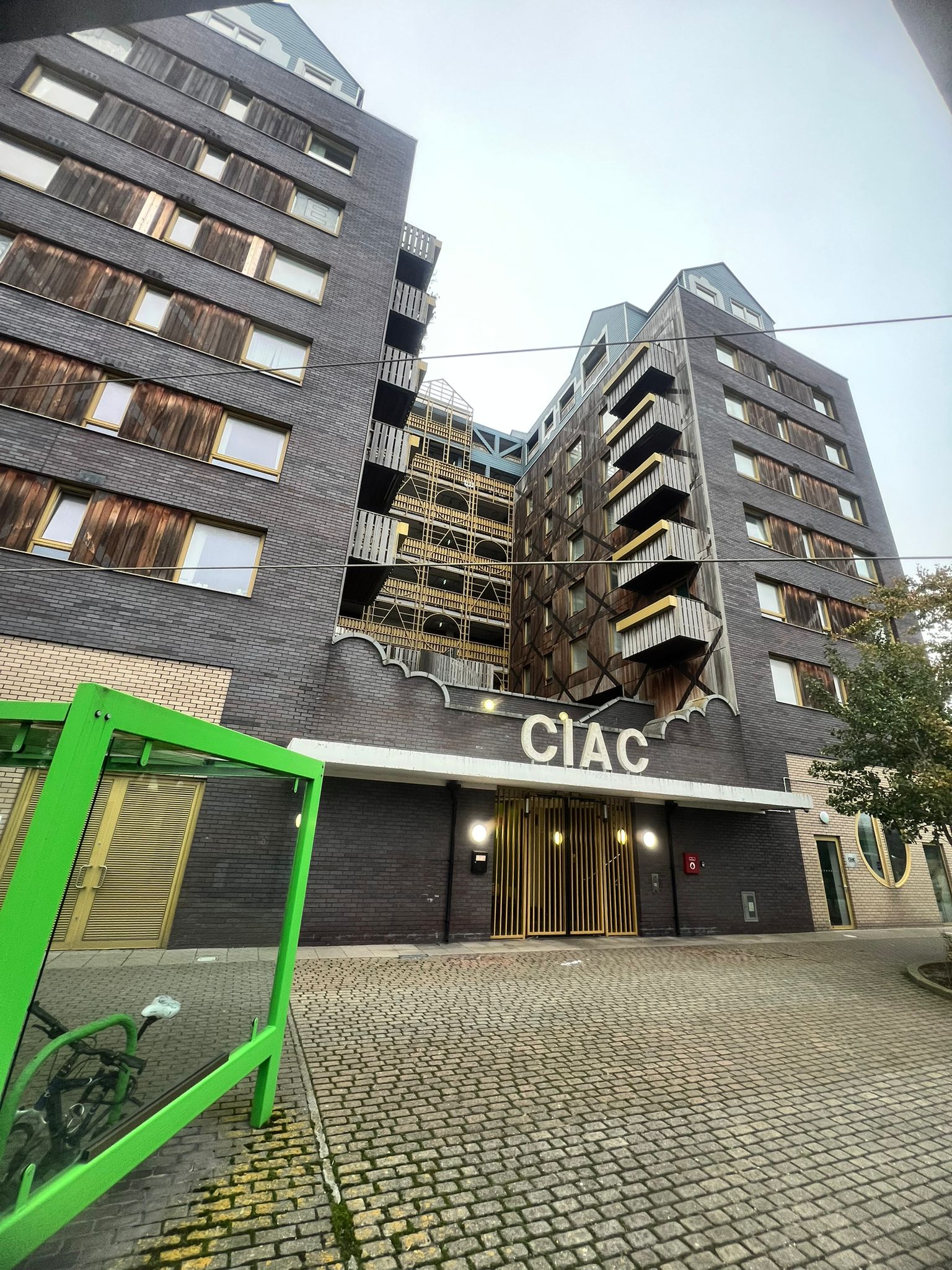 93eca87d-3ad1-4162-94e9-b942b259b6b6